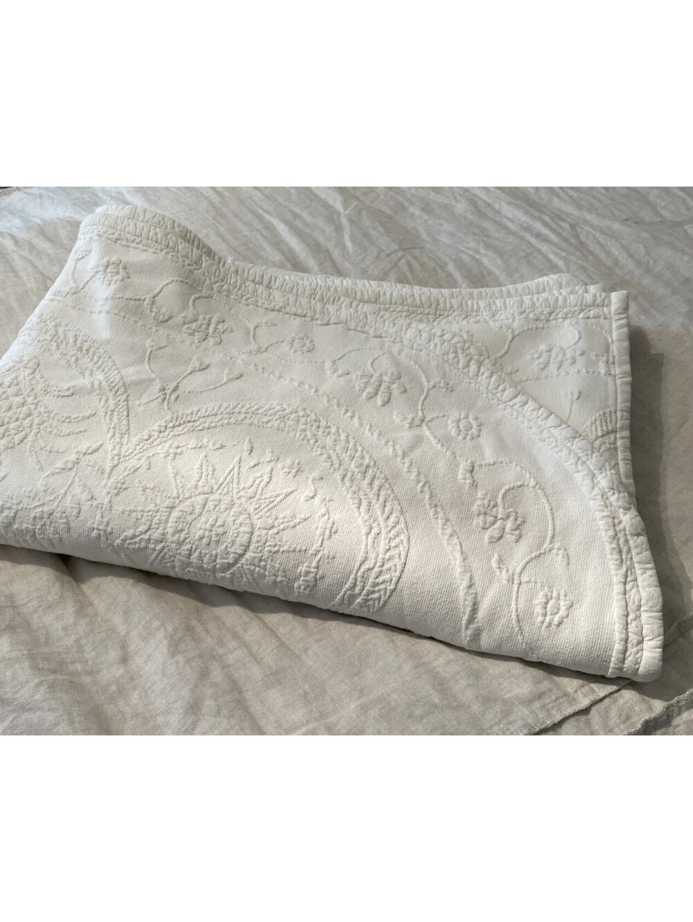 Historic Charleston Foundation White 100% Cotton Coverlet Bedspread Quilt Flawed
